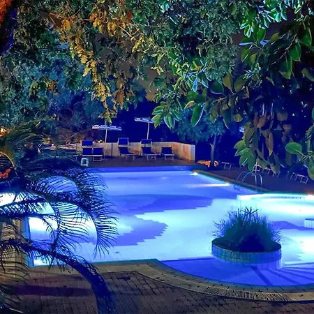 Lovely In With Outdoor Swimming Pool