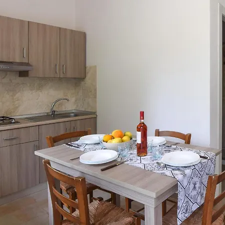 Lovely In With Outdoor Swimming Pool Apartment *